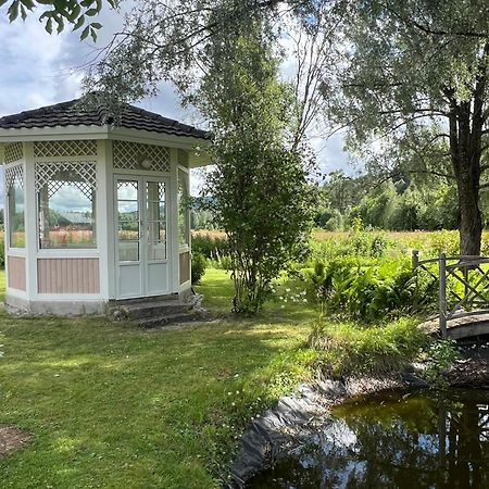 Rosa Huset Osebol Appartement Stöllet Buitenkant foto