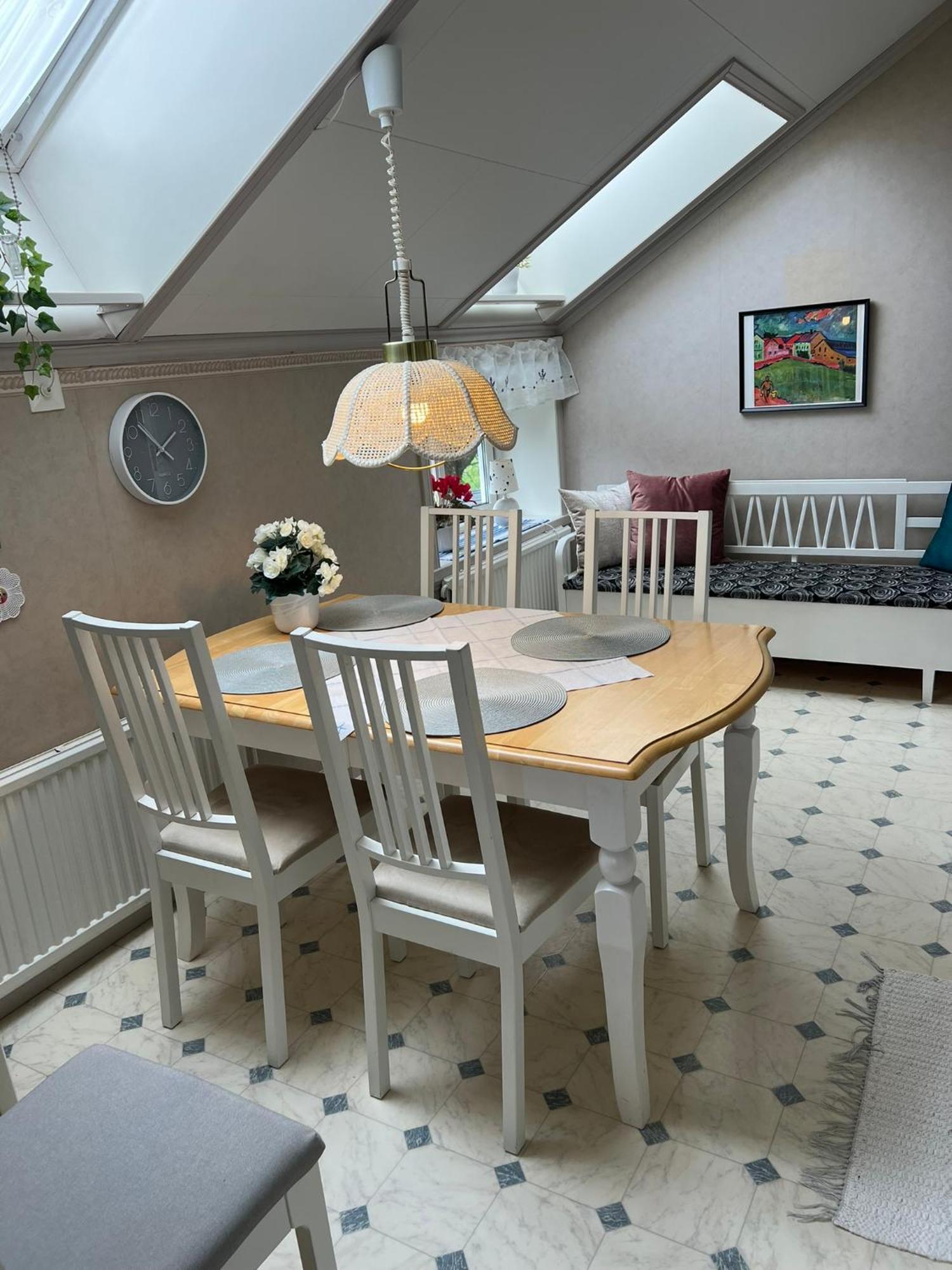 Rosa Huset Osebol Appartement Stöllet Buitenkant foto
