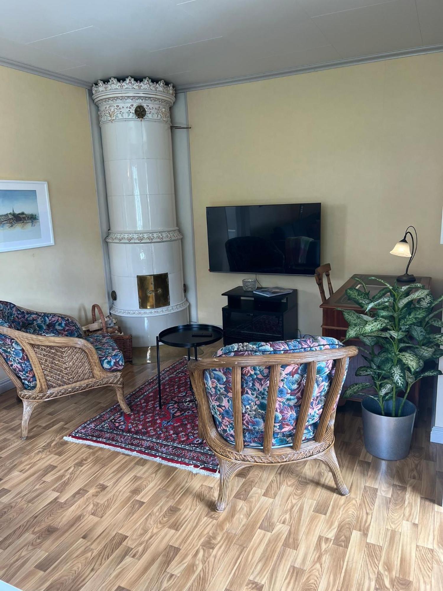 Rosa Huset Osebol Appartement Stöllet Buitenkant foto