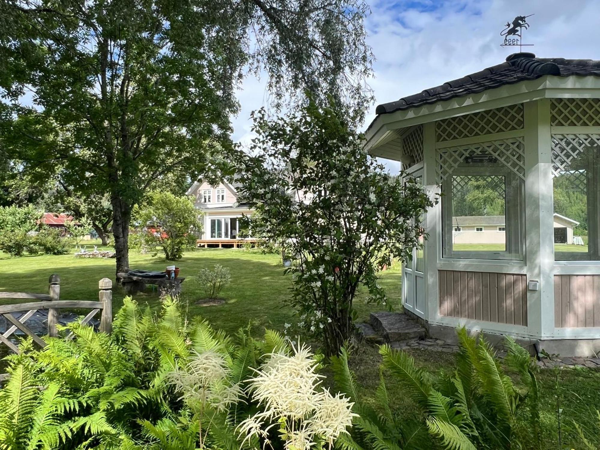 Rosa Huset Osebol Appartement Stöllet Buitenkant foto